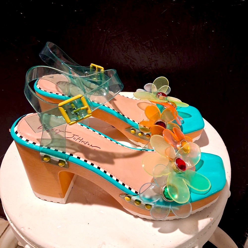 Turquoise Platform Floral Accent Women's Sandals